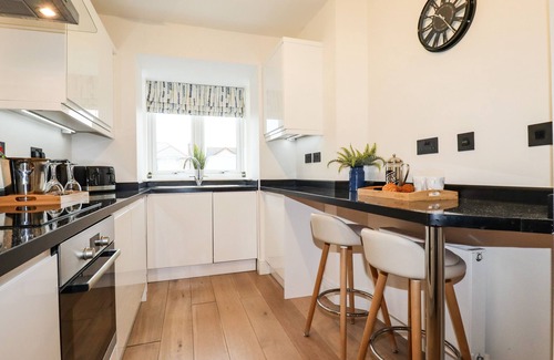 Newquay City Centre Cottage | 18 OCEAN HEIGHTS, family friendly, country holiday cottage in Newquay