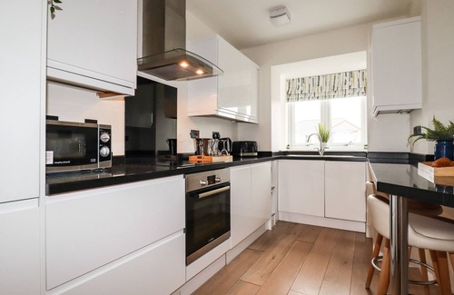 Newquay City Centre Cottage | 18 OCEAN HEIGHTS, family friendly, country holiday cottage in Newquay