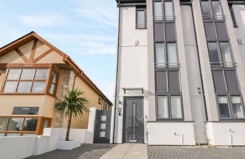 Newquay City Centre Cottage | 18 OCEAN HEIGHTS, family friendly, country holiday cottage in Newquay