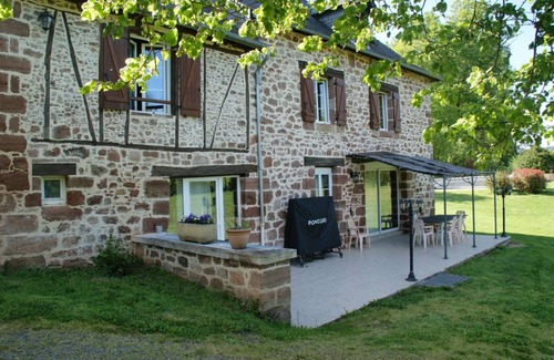 Saint-Bonnet-la-Riviere House | 180 m² Gîte ∙ 4 bedrooms ∙ 8 guests
