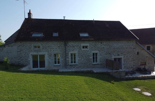 Bellenot-sous-Pouilly Cottage | 180 m² Cabin ∙ 4 bedrooms ∙ 10 guests