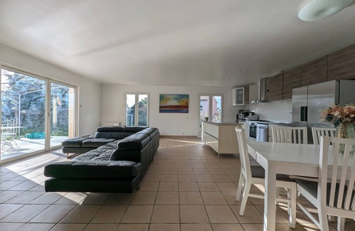 Villeneuve-les-Avignon House | 180 m2 air-conditioned villa, private pool, near Avignon