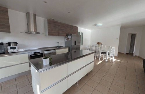Villeneuve-les-Avignon House | 180 m2 air-conditioned villa, private pool, near Avignon