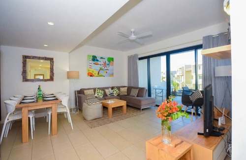 Roches Noires Apartment | 180 m² Apartment ∙ 3 bedrooms ∙ 6 guests