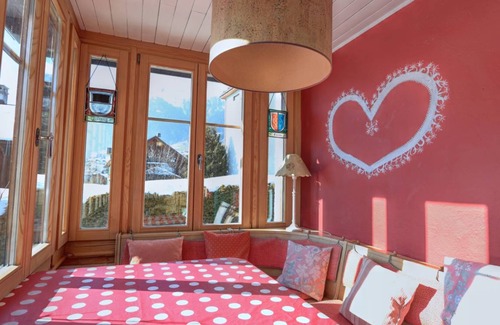 Chateau-d'Oex Ski Chalet | 180 m² Chalet ∙ 6 bedrooms ∙ 9 guests