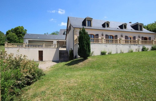 Chateau-Chinon Cottage | 180 m² Cabin ∙ 4 bedrooms ∙ 8 guests