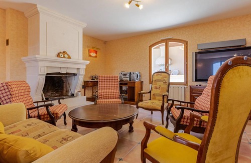 Chateau-Chinon Cottage | 180 m² Cabin ∙ 4 bedrooms ∙ 8 guests