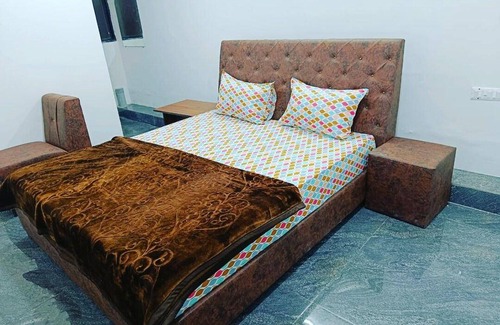 Halol Hotel | 180 m² Hotel ∙ 3 guests
