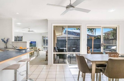 North Creek House | 180 m² House ∙ 2 bedrooms ∙ 4 guests