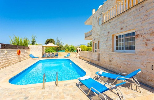 Prodromi Villa | 180 m² Villa ∙ 3 bedrooms ∙ 7 guests