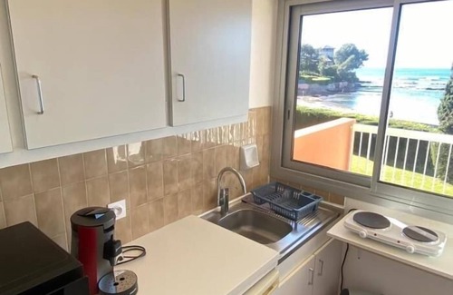 Boulouris-sur-Mer Apartment | 180° sea view | Wifi | Parking |