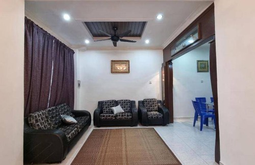 Nibong Tebal House | 1800 m² House ∙ 4 bedrooms ∙ 15 guests