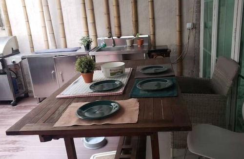 Sheung Wan Apartment | 185 Entire flat with 2 bedrooms, w.Terrace