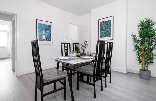 Smethwick House | 185 m² House ∙ 3 bedrooms ∙ 6 guests