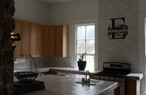 San Marcos House | 1850 Farmhouse with 7 bedrooms & 8 bathrooms - Eastwood Hill