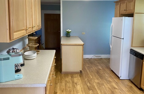 Grand Isle Apartment | 1850's Farmhouse Private Apartment