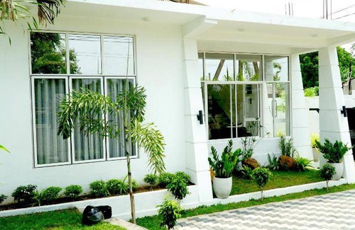 Negombo Bed & Breakfast | 188 m² Bed and breakfast ∙ 7 bedrooms ∙ 20 guests