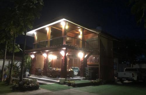 Chiang Mai House | 188 Teak House บ้านต้นสัก