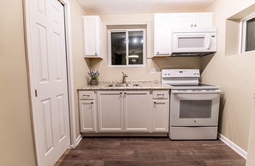 San Jacinto House | 1897 Remodeled home. Hot tub, Swimming Pool