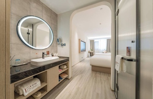 Downtown Beijing Hotel | 18HOW Qianmen Grape Courtyard Hotel