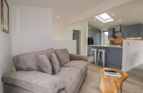 Dobwalls Cottage | 19 MEADOW RETREAT, pet friendly, luxury holiday cottage in Dobwalls