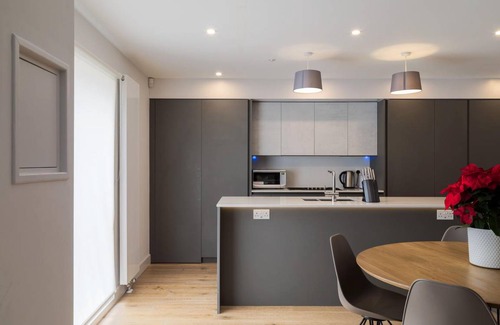 Avonmore and Brook Green House | 190 m² House ∙ 4 bedrooms ∙ 8 guests