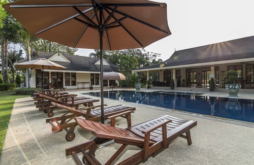 Hin Lek Fai Villa | 1900m2 private villa with big pool, perfect for families & fast WiFi. In Hua Hin