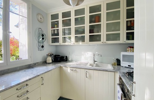 Le Pecq Villa | 1920 Renovated Family Home & Large Garden /Near Paris & British School/Luxury
