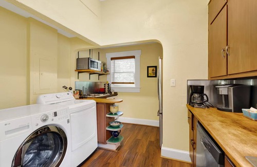 Crestline Heights House | 1925 Charming Cozy Casita