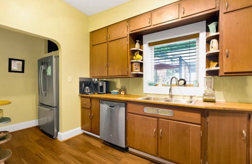 Crestline Heights House | 1925 Charming Cozy Casita