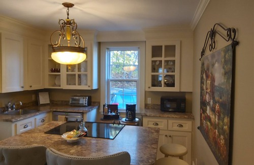 Halifax Apartment | 1930'S Charming & Enchanted Unit By Waterfalls