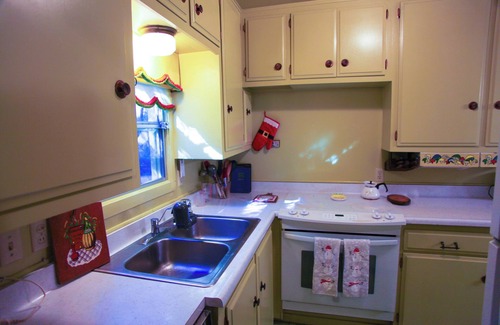 Crestline Cabin | 1940s Storybook Knotty Pine Cabin in Crestline, Absolute Privacy