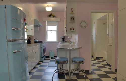 Frankenmuth House | 1950's Themed Historic Home In Downtown Frankenmuth Heart. Perfect location.