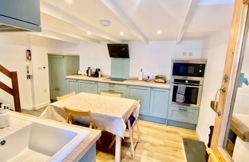 Porthleven Cottage | 19th Century Fisherman's Cottage close to Porthleven Harbour and beach