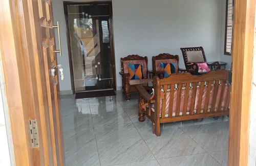 Mysore House | 1AC Bedroom & Hall with Safe Parking