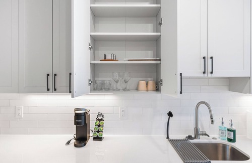 Northern Liberties Apartment | 1BD Sleeps 4 w/Views - Near Fish Town & Old City!
