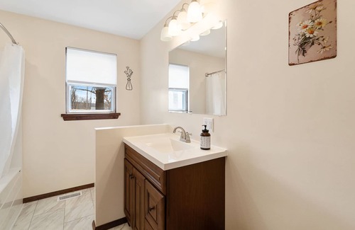 Fulton House | 1Bed/1Bath Country Home