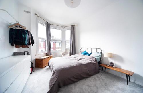 Harringay Apartment | 1Bed Flat - QUIET Nest - Green Lanes