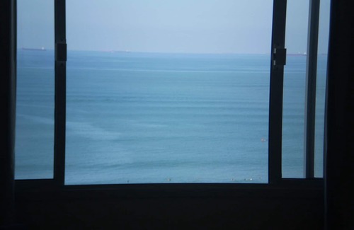 Pitangueiras Apartment | 1Bedroom Pitangueiras-Guarujá great location, wide view of the beach