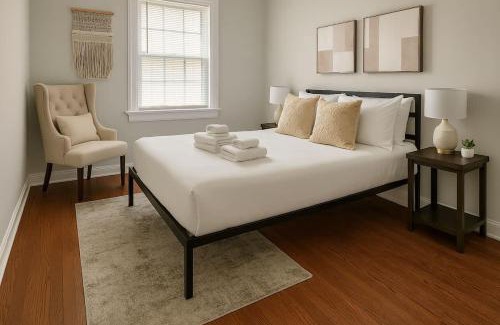 Cragin Apartment | 1BR 1BA Windy City Hideout - Lockwood rep
