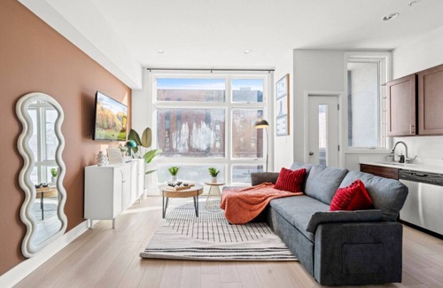 Fairmount Apartment | 1BR | BSL Subway | Steps to Met | Family Friendly