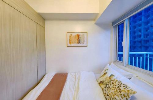 Barangka Ilaya Apartment | 1BR Condotel with Balcony at SM Light Residences #LT03