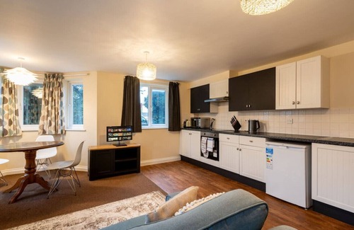 Oxford Apartment | 1BR Headington Flat | Central & Free Parking