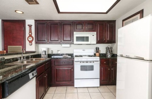 Seven Coves Condo | ☘1BR❤️InSuite Jacuzzi☀️Waterfront⛱Sunrise Balcony⭐