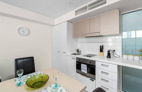 Adelaide Central Business District Apartment | 1BR Retreat in the Heart of North Terrace WiFi