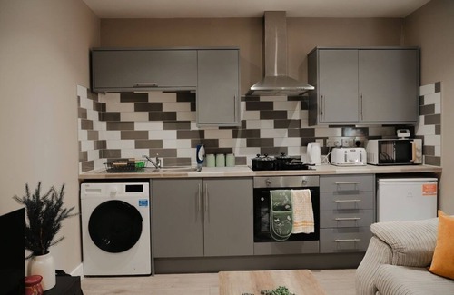Wolverhampton Apartment | 1BR Retreat l Great Value
