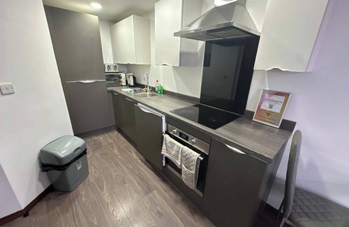 Olton Apartment | 1BR-Sleeps4-Parking-ClosetoCentre