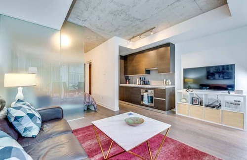 CityPlace Apartment | 1BR Suite in Popular King West