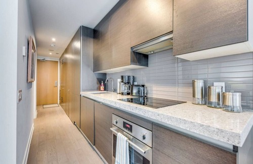 CityPlace Apartment | 1BR Suite in Popular King West
