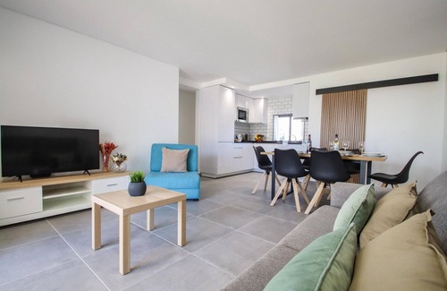 Areias de Sao Joao Apartment | 1BR w/Pool, 300m from Beach – Albufeira